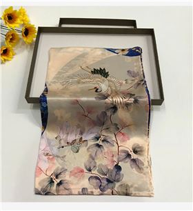 真絲圍巾多大尺寸合適呢——真絲圍巾，真絲絲巾，圍巾定制