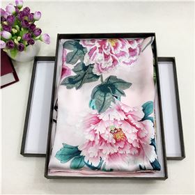 真絲圍巾怎么洗——真絲圍巾、真絲絲巾、圍巾品牌