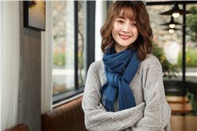 灰色圍巾怎么搭配 灰色圍巾怎么搭配