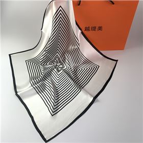 桑蠶絲圍巾價位是多少 桑蠶絲圍巾價位是多少