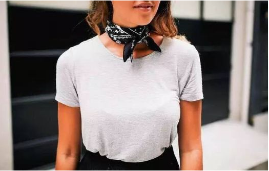 絲巾怎么搭配？