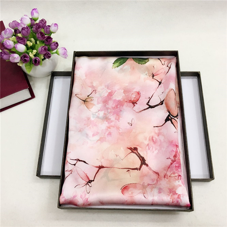 圍巾的拼音——真絲圍巾。真絲絲巾、圍巾定制。