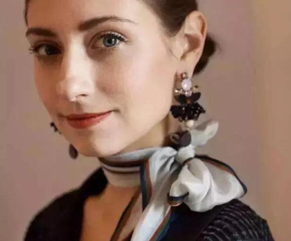 絲巾的各種圍法——真絲圍巾、真絲絲巾、圍巾品牌、定制圍巾、