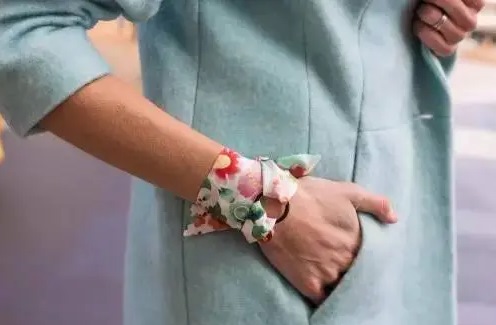 絲巾的各種圍法——真絲圍巾、真絲絲巾、圍巾品牌、定制圍巾、