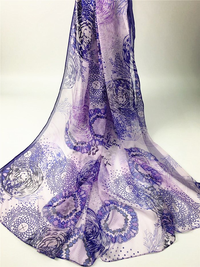 新款花好月圓系列仿真絲圍巾藍色 新款花好月圓系列仿真絲圍巾藍色