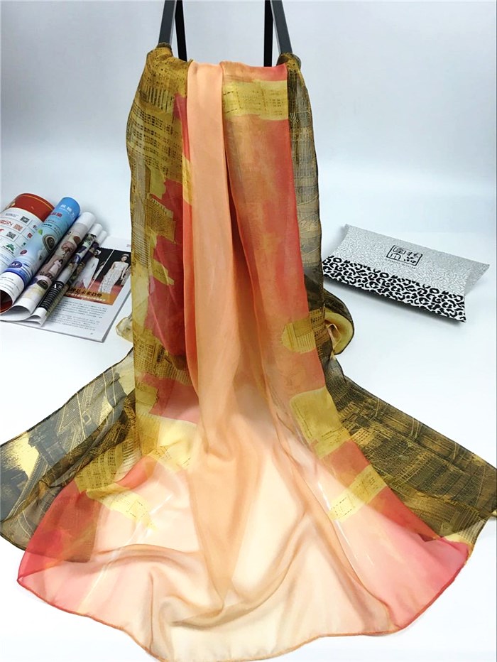 秋冬季威尼斯系列數碼絲巾淡紅 秋冬季威尼斯系列數碼絲巾淡紅