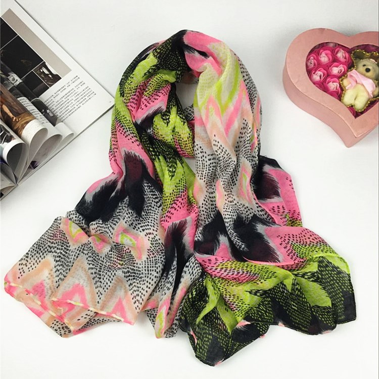 秋冬新款波浪紋路巴厘紗圍巾 秋冬新款波浪紋路巴厘紗圍巾