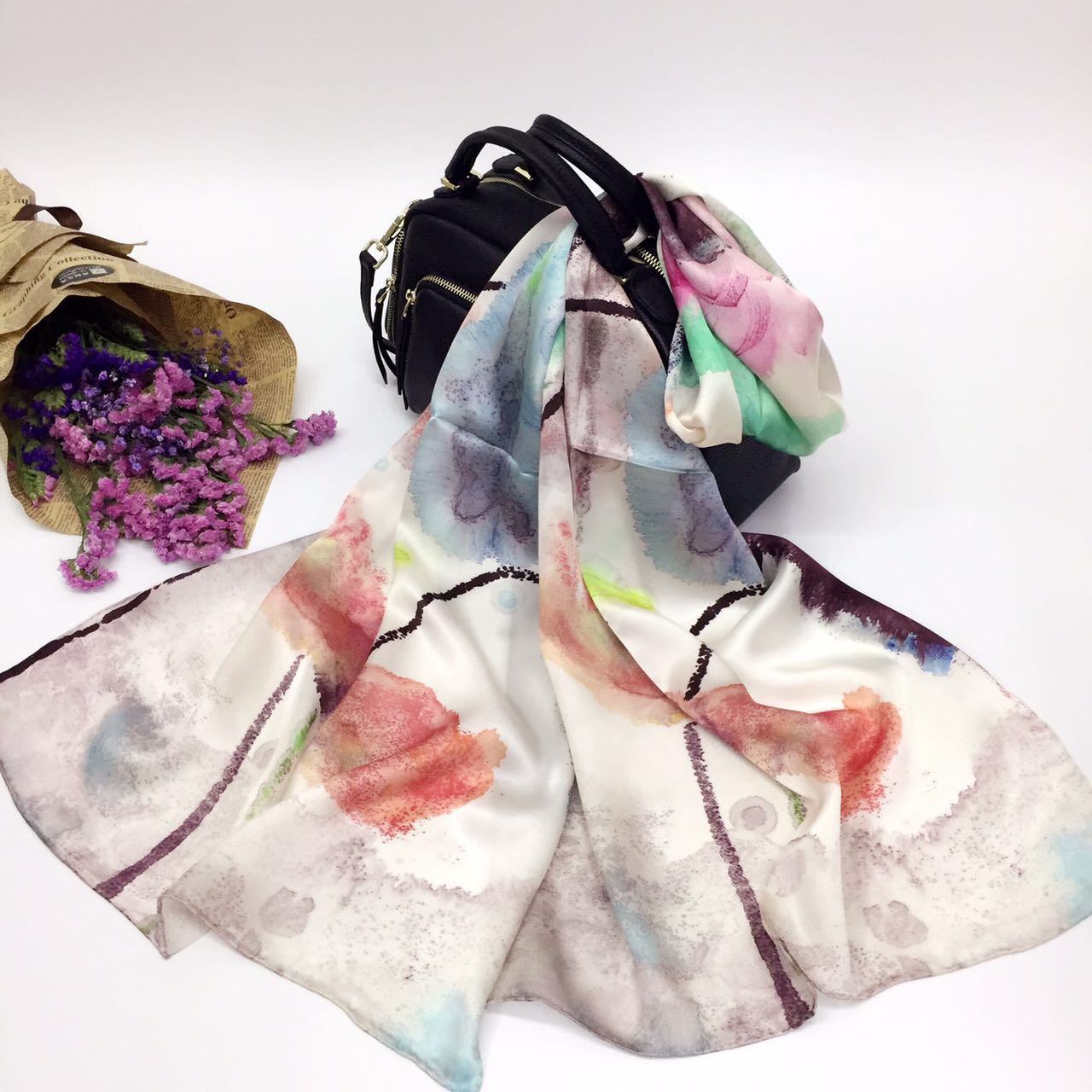 真絲緞面七彩荷塘圍巾 真絲緞面七彩荷塘圍巾