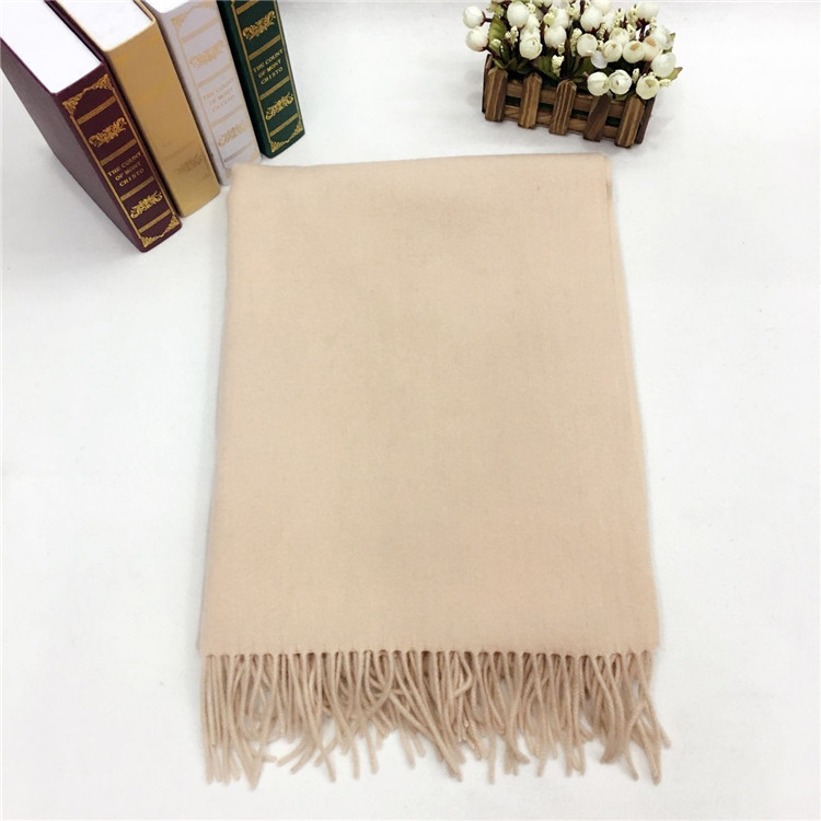 新款秋冬羊毛掛須圍巾米白色 新款秋冬羊毛掛須圍巾米白色